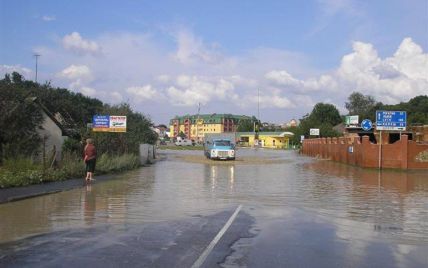 ГСЧС предупреждает о подъеме воды в Днестре и затоплении участка трассы "Одесса-Рени"