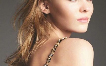 Лили-Роуз Депп в новом рекламном кадре парфюма Chanel
