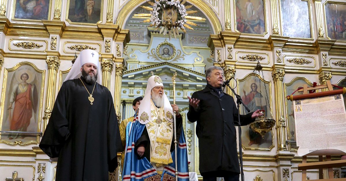 "Не слушайте ваших инструкций из Москвы". Порошенко отреагировал на упреки в несамостоятельности ПЦУ