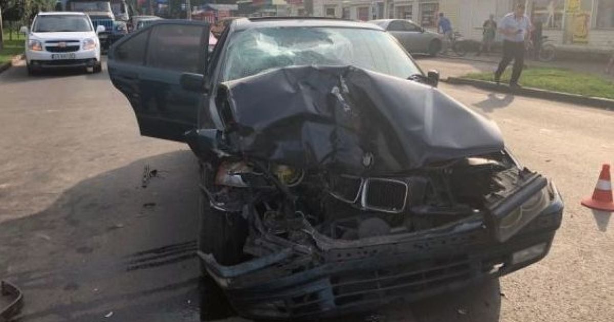 У Черкасах BMW на пішохідному переході збив на смерть матір із дитиною