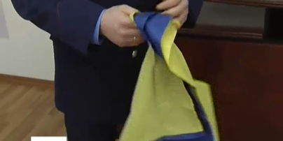 Флаг Украины, который в прошлом году сорвали с управления милиции в Краматорске, вернулся