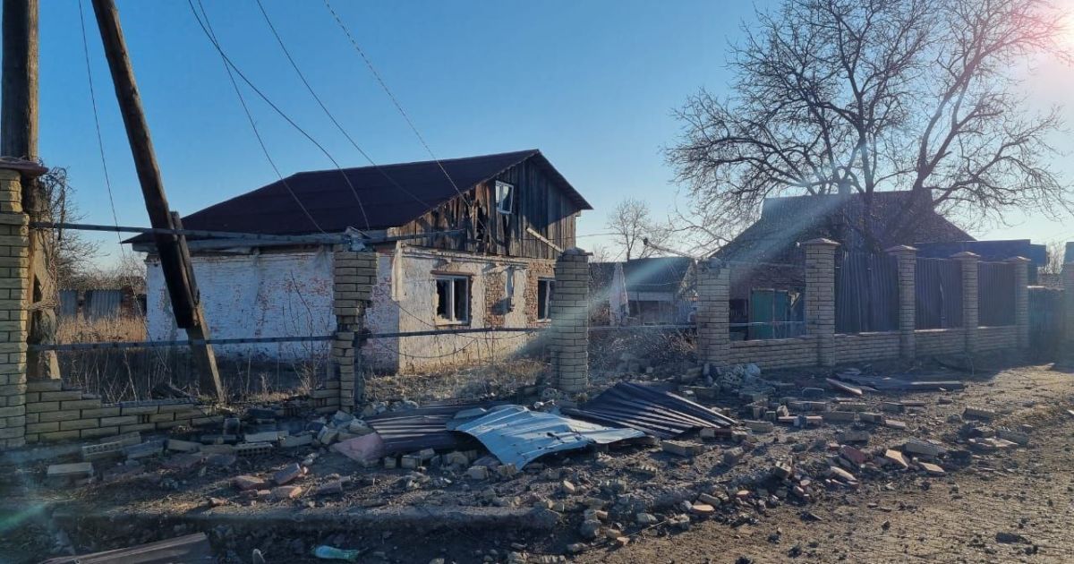 РФ з артилерії розбомбила будинки людей на Донеччині: загинули люди (фото)