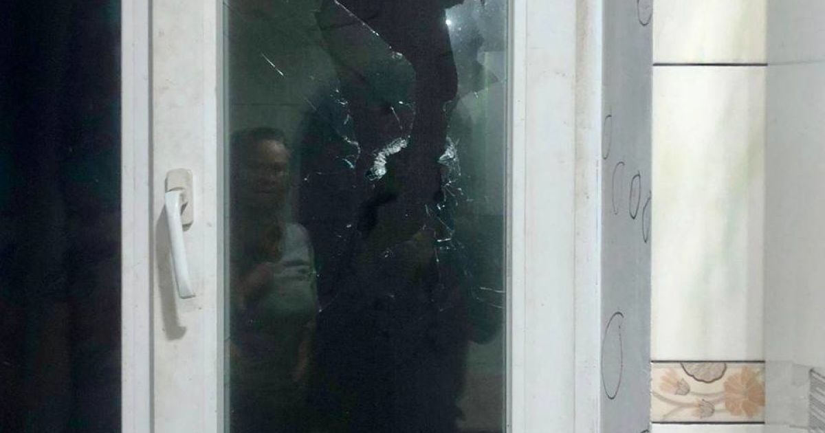 Росія завдала потужного удару по Нікополю: пошкоджено 16 житлових будинків (фото)