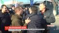 Жителі Первомайська перекрили дорогу і побилися з водіями авто, що стояли в заторах