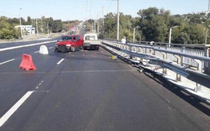 В Харькове авто влетело в дорожников, которые проводили ремонтные работы
