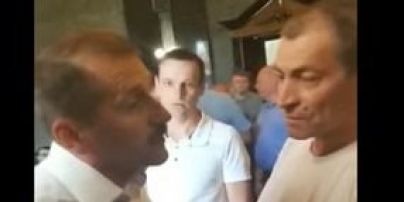 На Львовщине мэр ударил в лицо активиста