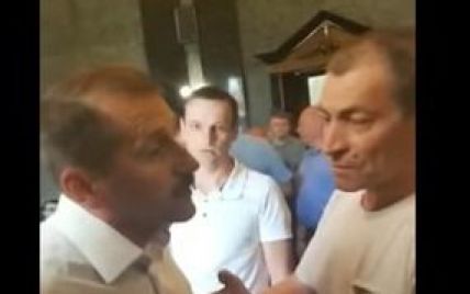 На Львовщине мэр ударил в лицо активиста