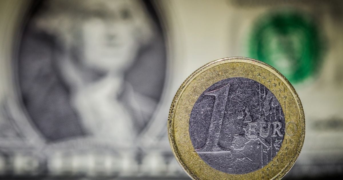 Валюта утримує позиції в офіційних курсах НБУ на 27 грудня