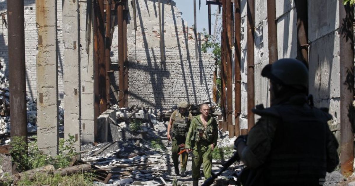 Вблизи населенного пункта Старогнатівка, где боевики начали массированный обстрел украинских военных, наблюдается затишье