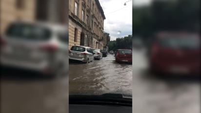 У Львові вирує потужна негода