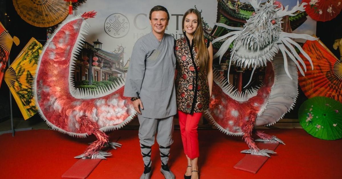 "Додає якогось вогню": Дмитро Комаров розповів, як підтримує стосунки на відстані з дружиною