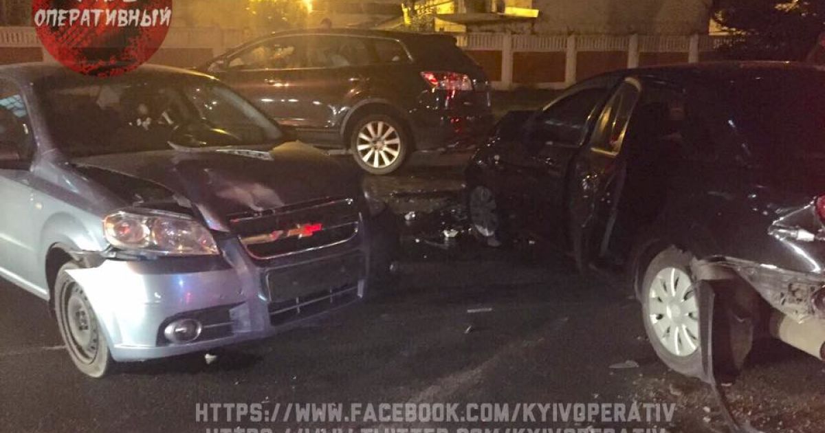 Масштабное ДТП в Киеве: пьяный водитель влетел в машины на светофоре
