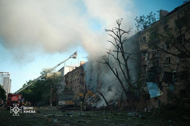 Атака РФ на Київ 24 травня / © ДСНС