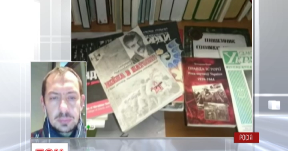 В Библиотеке украинской литературы целый день искали "экстремистскую" литературу.