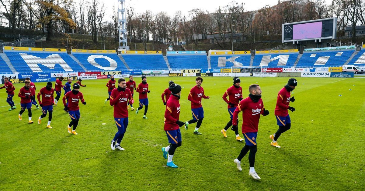 "Барселона" потренировалась на Лобановского