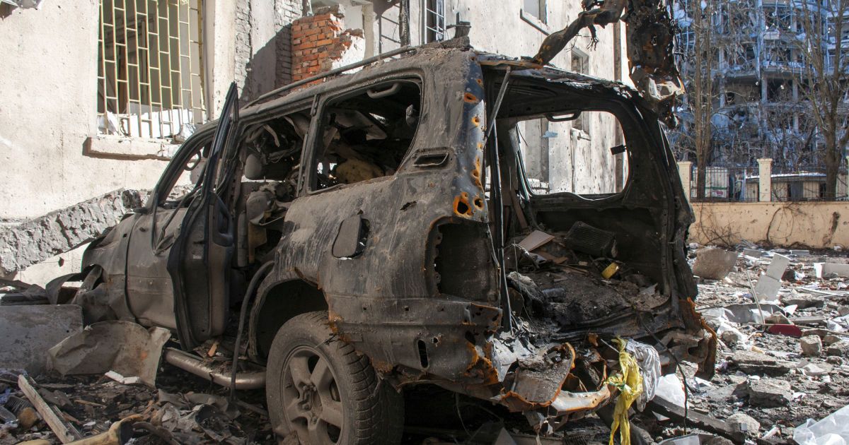 У Запорізькій області окупанти КАМАЗом переїхали автівку з людьми - троє загиблих, зокрема дитина