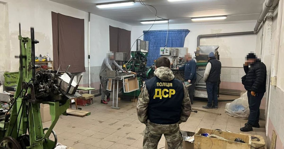 підпільна тютюнова фабрика_1 / © Національна поліція України