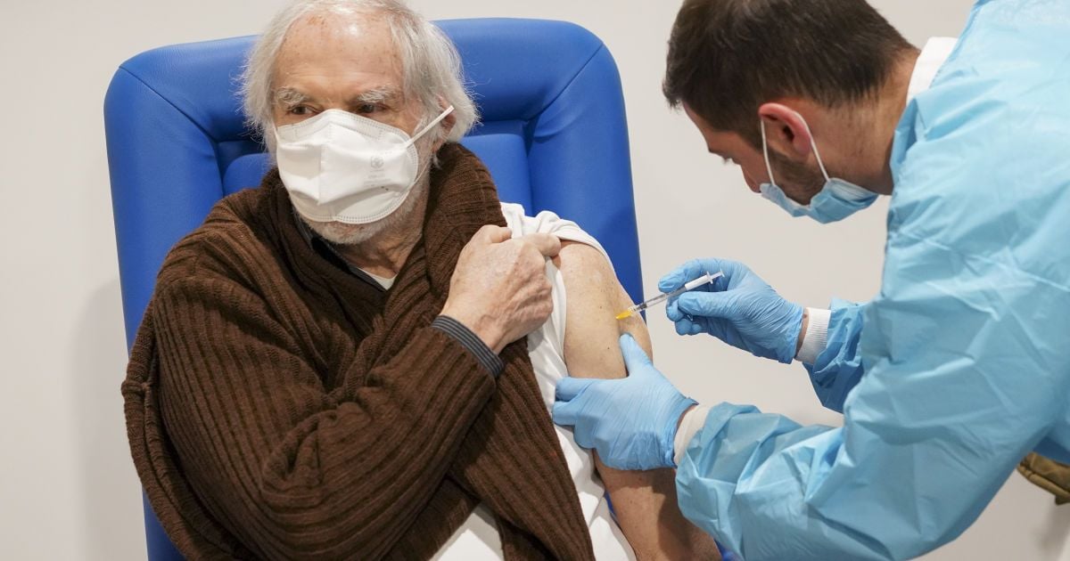 Моральные и политические проблемы: в ЕС обсуждают введение COVID-паспортов