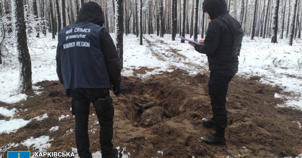 Жорстокі реалії окупації: на Харківщині ексгумували трупи двох чоловіків, яких розстріляли російські військові