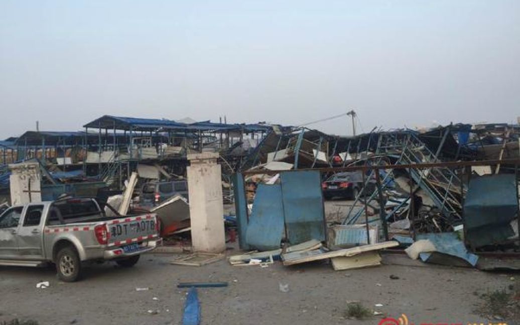 Последствия взрыва в 500 метрах от эпицентра. / © twitter.com/shanghaiist
