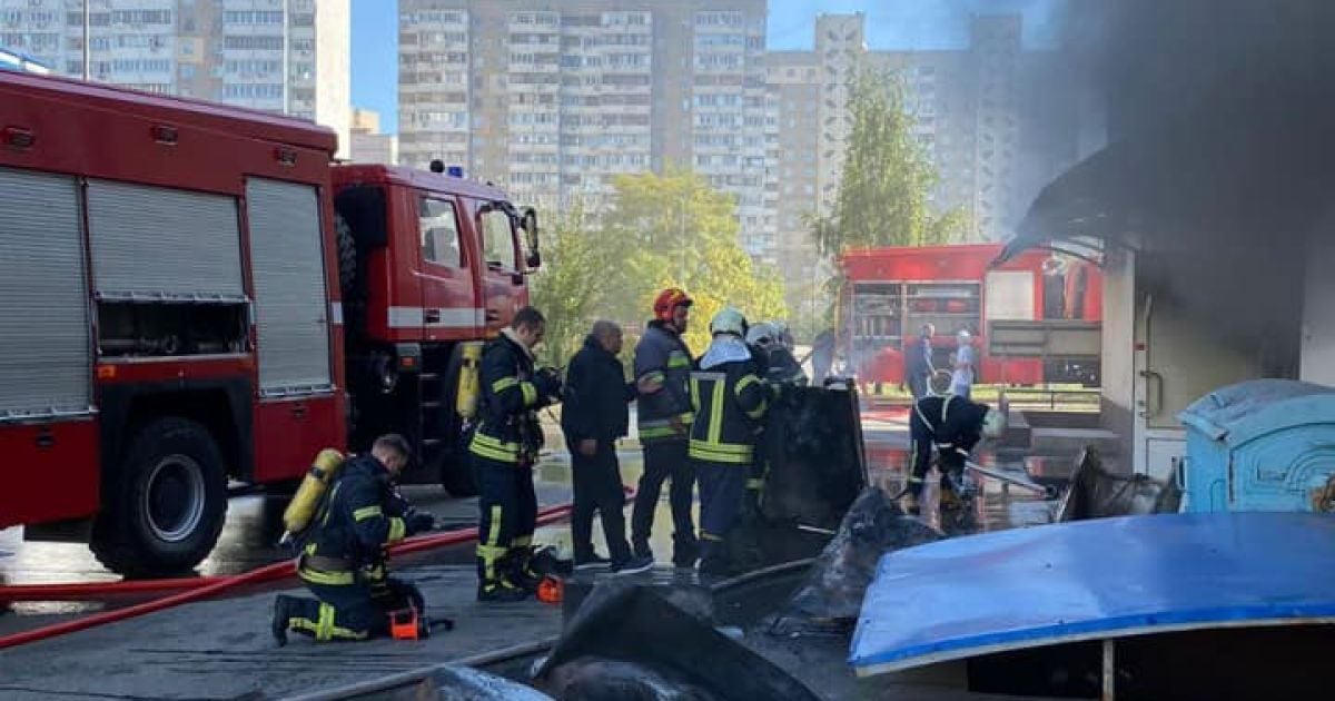 Пожежу в київській гімназії ліквідовано: було евакуйовано 1500 дітей
