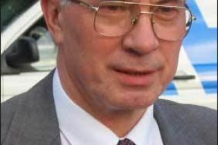 Азаров: податкові надходження зросли вдвічі