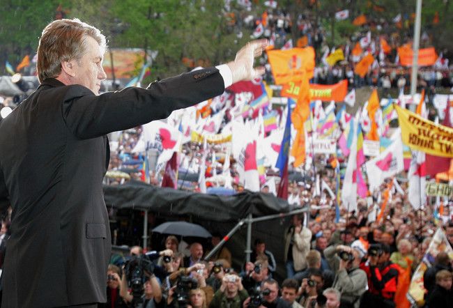 Віктор Ющенко на мітингу опозиції на Європейській площі