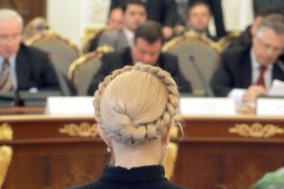 Азаров попросив Тимошенко поступитися кріслом