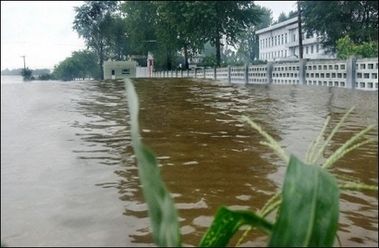 Повені в Кореї забрали життя більше 220 людини