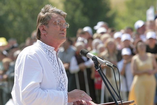 Ющенко за спеціальне засідання ВР