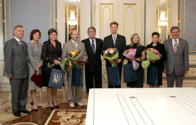 Віктор Ющенко і переможчі конкурсу "Учитель року - 2007"