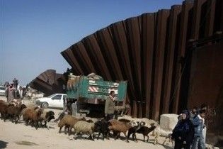 Єгипет будує десятикілометрову стіну вздовж кордону з сектором Газа