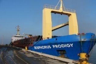 Українські моряки зі звільненого від піратів турецького судна повернулися додому