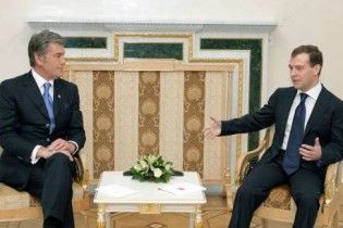 Ющенко вимагає в Мєдвєдєва переписати газові контракти