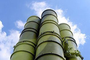 Росія пообіцяла поставити Ірану ракети С-300 трохи згодом