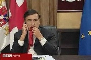 Грузинська опозиція влаштувала в резиденції Саакашвілі "акцію краваток"