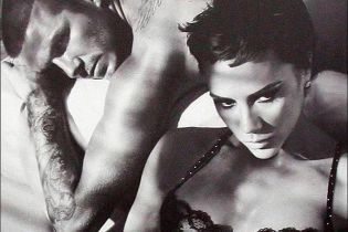 Піарники Armani роздягли Бекхемів