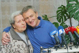 Черновецький безкоштовно поховає студентів і пенсіонерів