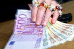 Керівник банку привласнила більше мільйона гривень