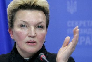 ЗМІ: Богатирьову хотіли звільнити через конфлікт з Балогою