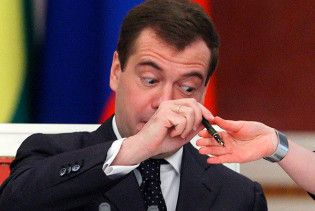 Мєдвєдєв звільнив трьох губернаторів