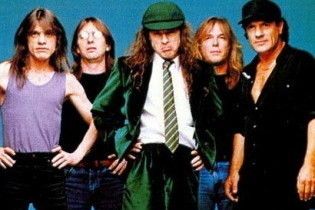 Австралійці назвуть вулицю на честь вокаліста AC/DC