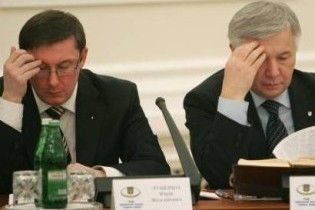 Після Огризка ПР зібралася звільнити Єханурова і Луценка