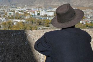 Обкрадений китаєць йшов додому пішки 34 дні