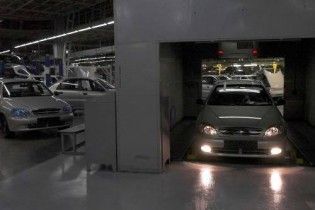В Україні стали виробляти на 80% менше машин