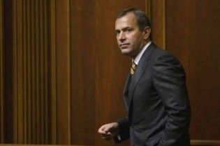 Один з лідерів ПР закликає створити коаліцію з БЮТ