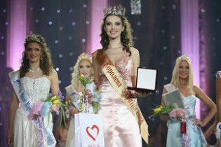 Королевою України знову стала Елеонора