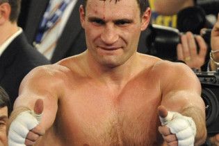 Віталій Кличко веде перемовини з непереможним Джонсоном