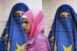 Саудівські консерватори вимагають заборонити показувати жінок по телевізру