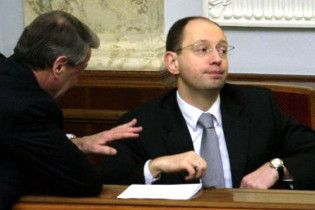 Яценюк не виключає, що жовтневі вибори президента скасують